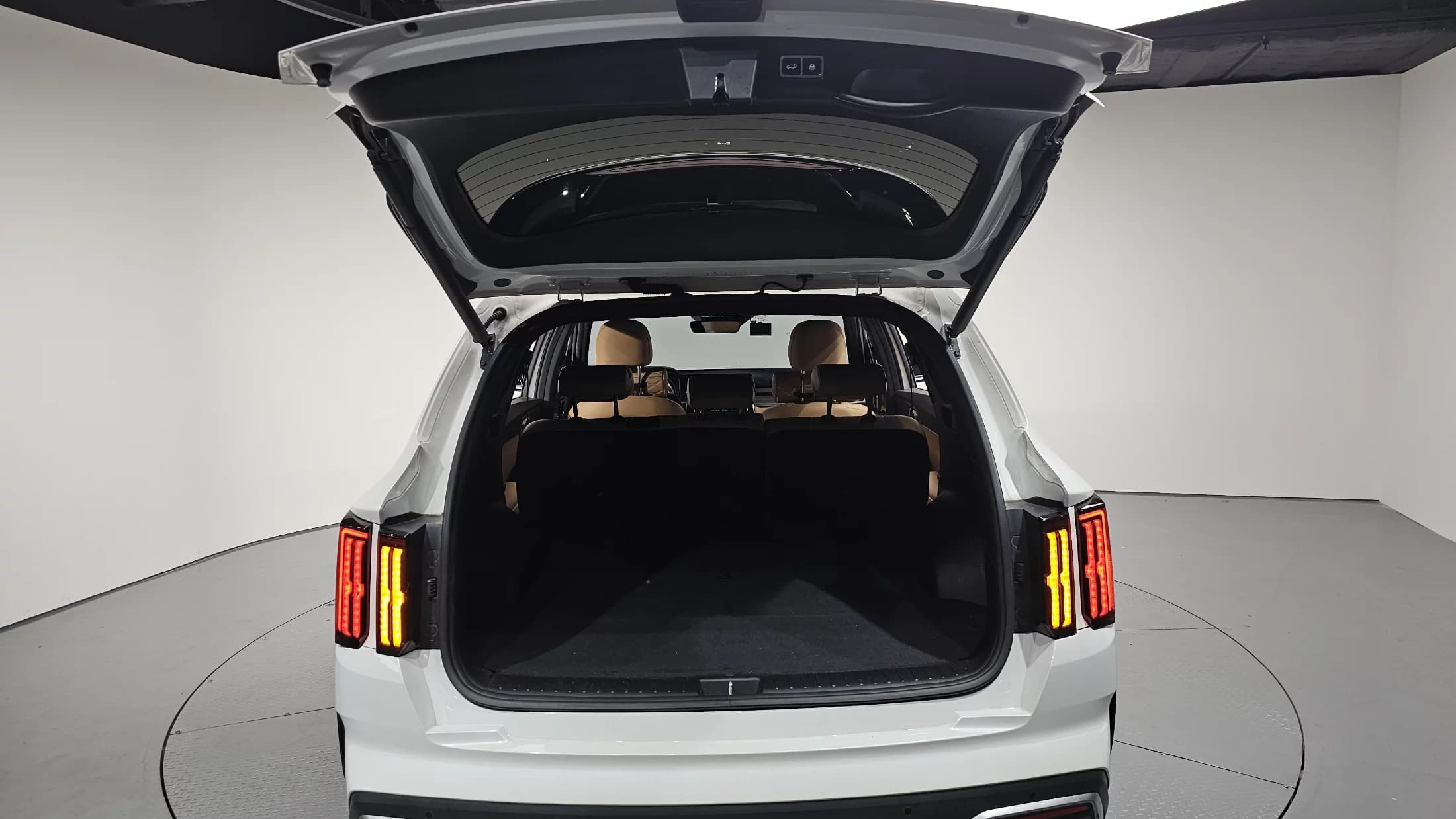 Kia Sorento Diesel 2.2 2WD Prestige, 2021 г. 56560 км. — фото 20