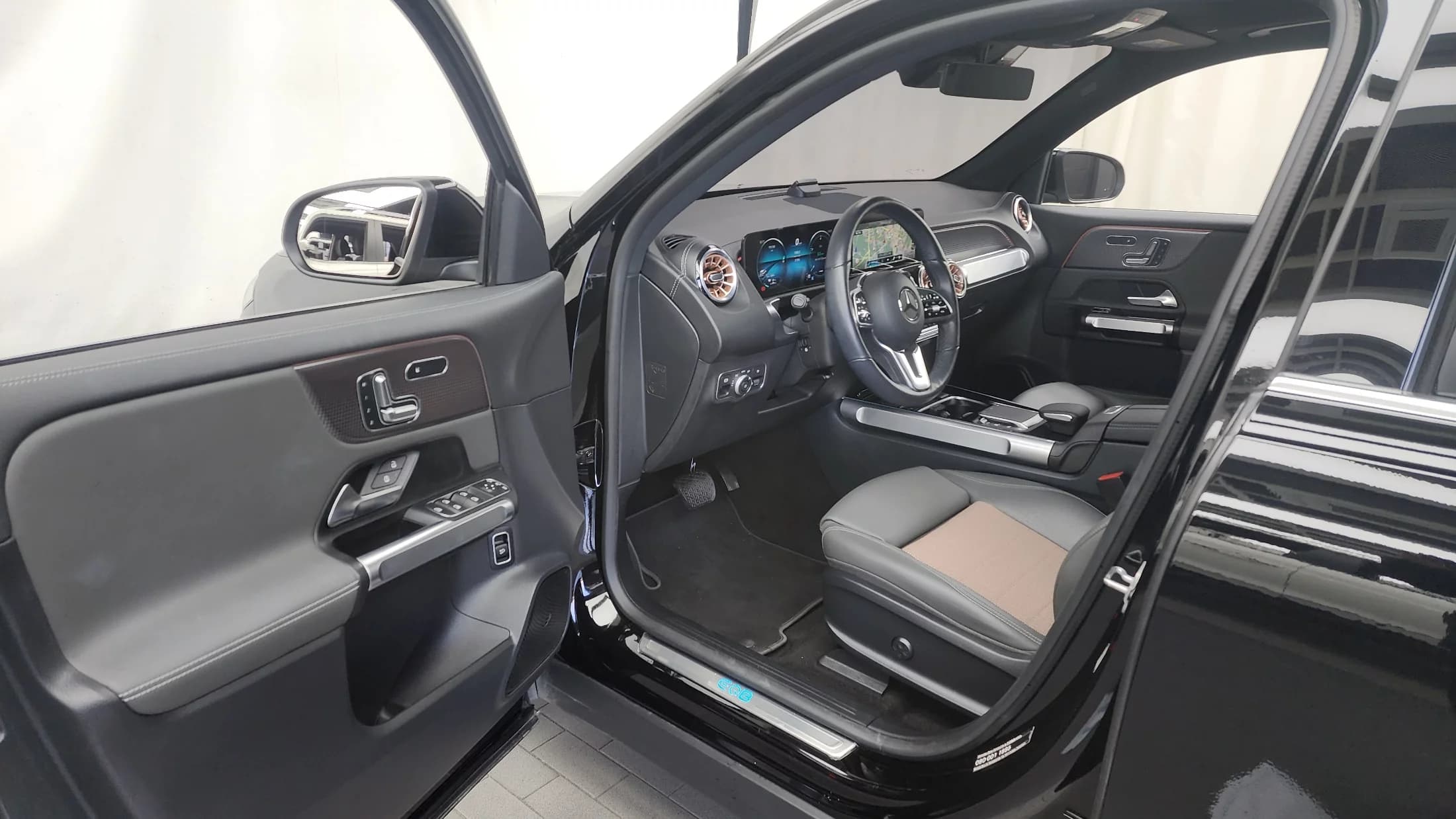 Mercedes-Benz EQB EQB300 4MATIC Electric Art, электромобиль, 2024 г. 31504 км. — фото 10