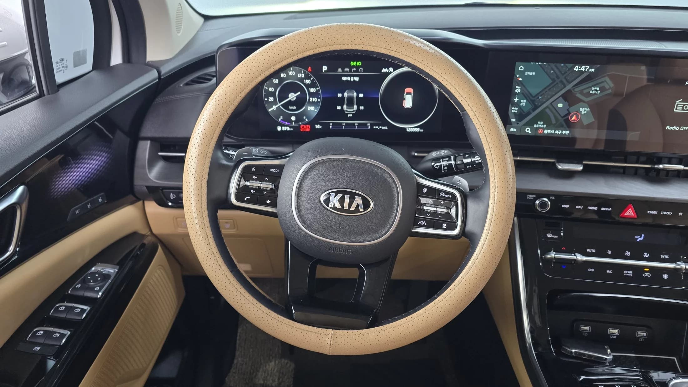 Kia Carnival 9-Seater Signature, 2021 г. 128498 км. — фото 13