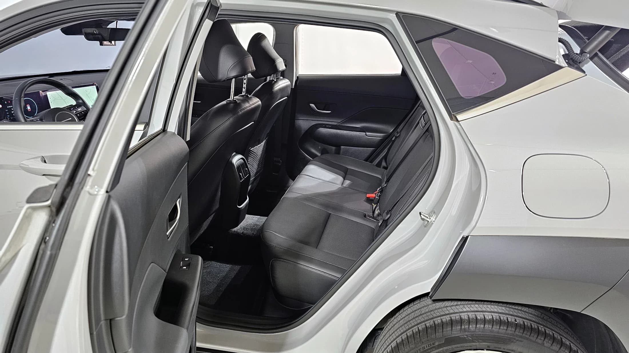 Hyundai Kona Gasoline 1.6 Turbo 2WD Inspiration, 2024 г. 6918 км. — фото 11