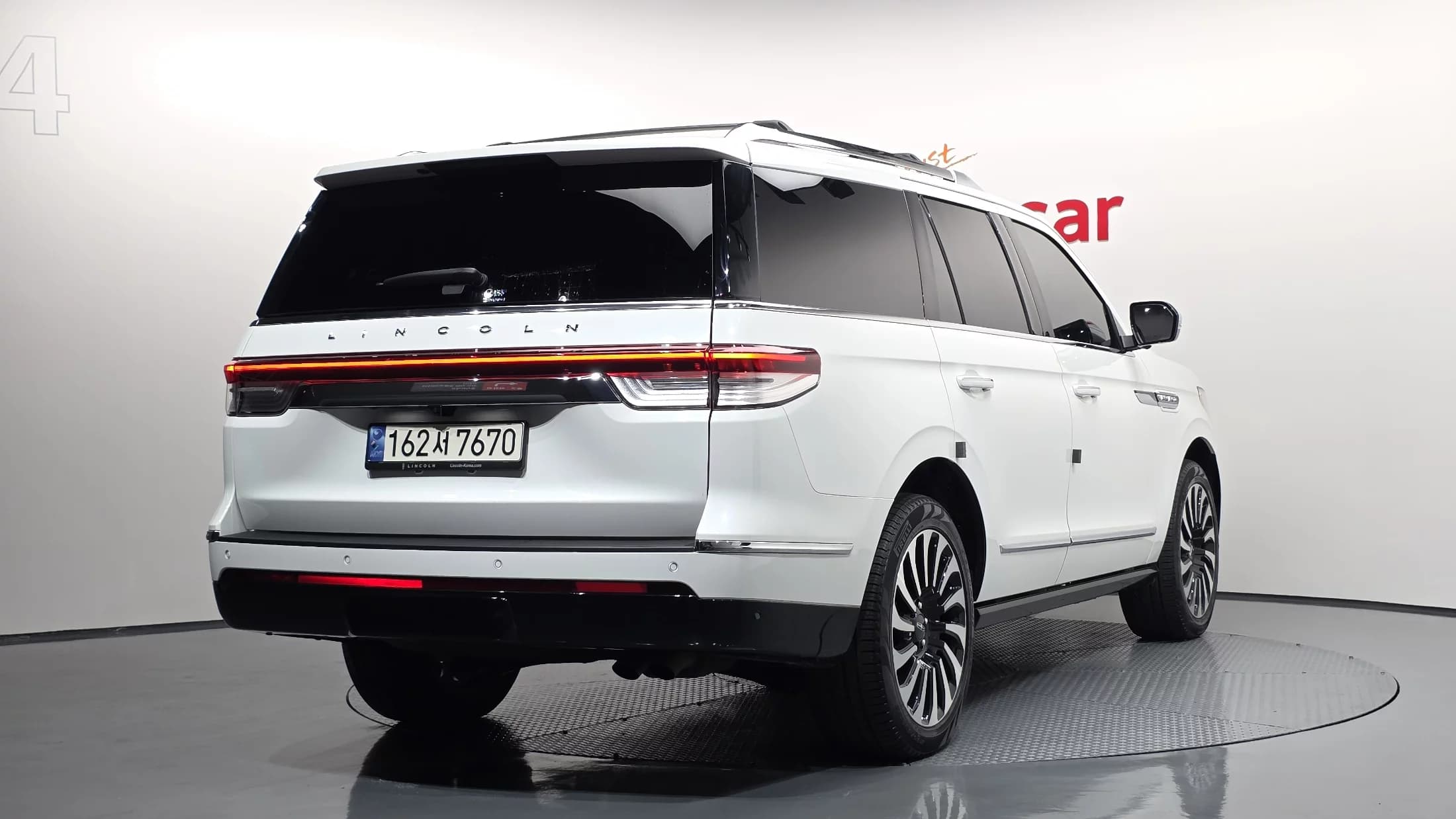 Lincoln NAVIGATOR 3.5L Black Label, 2023 г. 20967 км. — фото 2