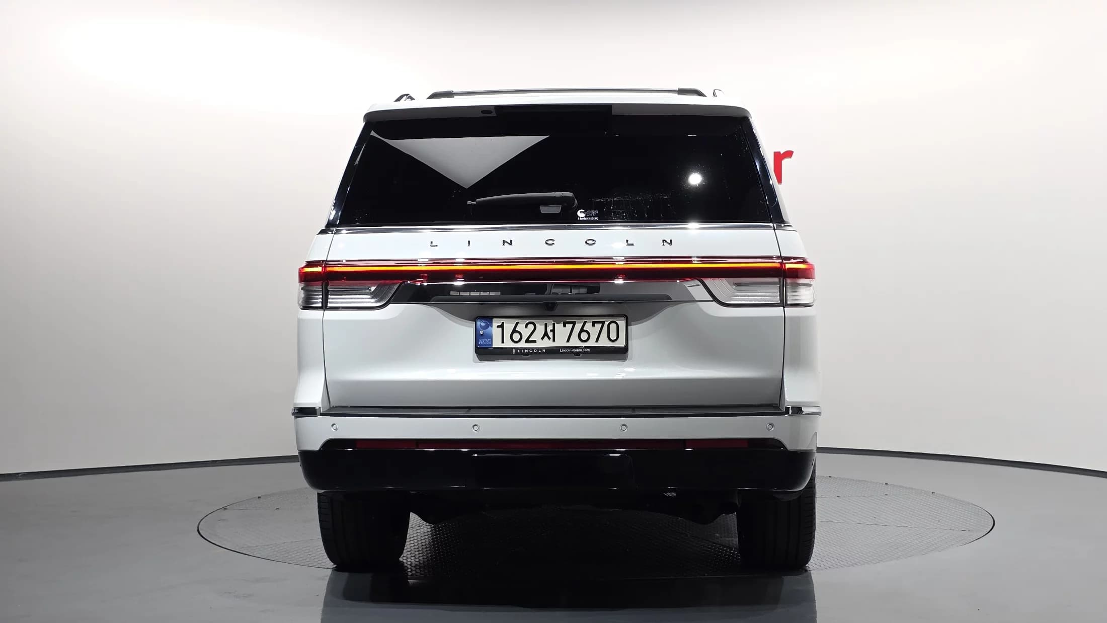 Lincoln NAVIGATOR 3.5L Black Label, 2023 г. 20967 км. — фото 4