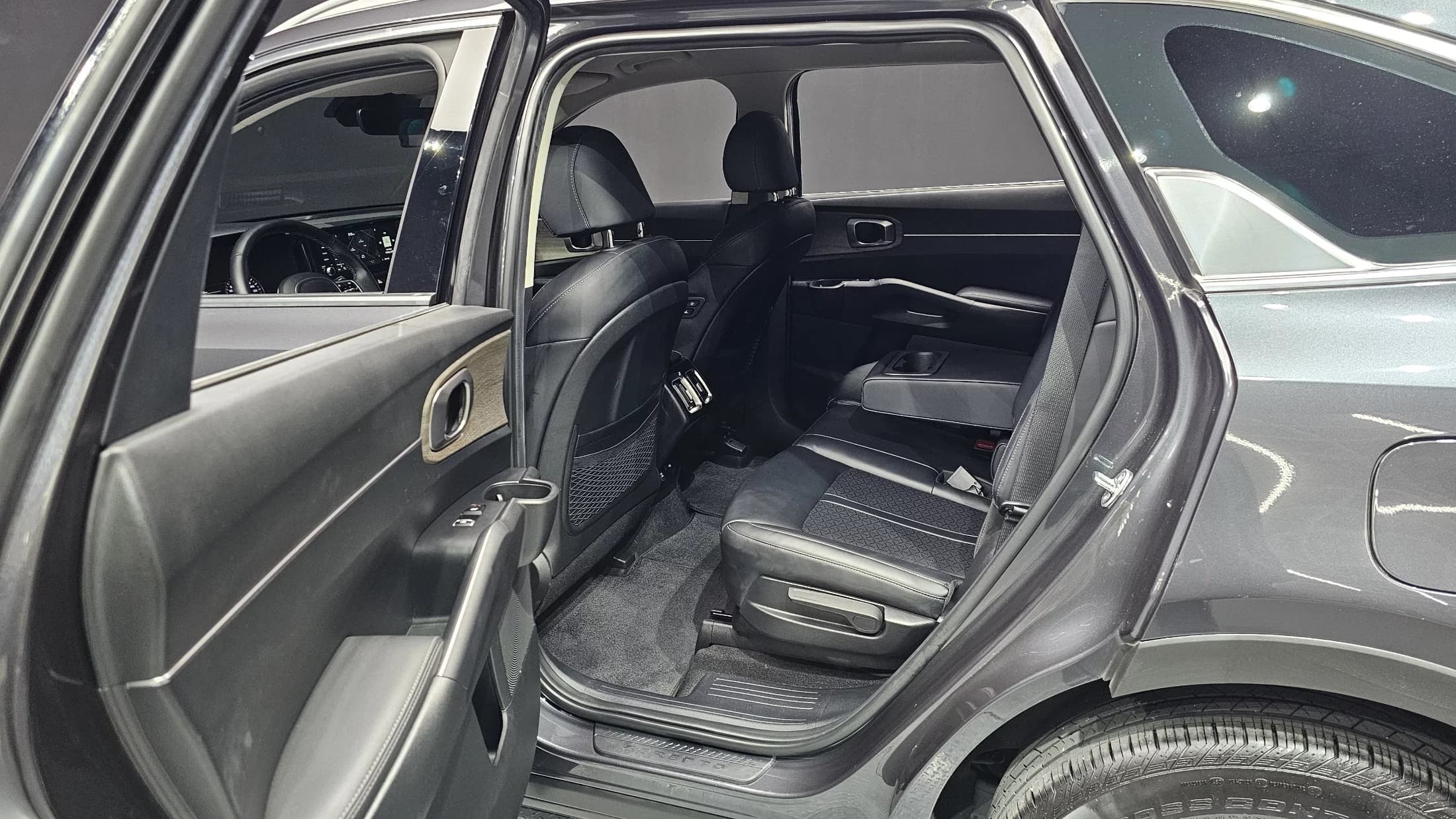 Kia Sorento Diesel 2.2 4WD Prestige, 2023 г. 72947 км. — фото 12