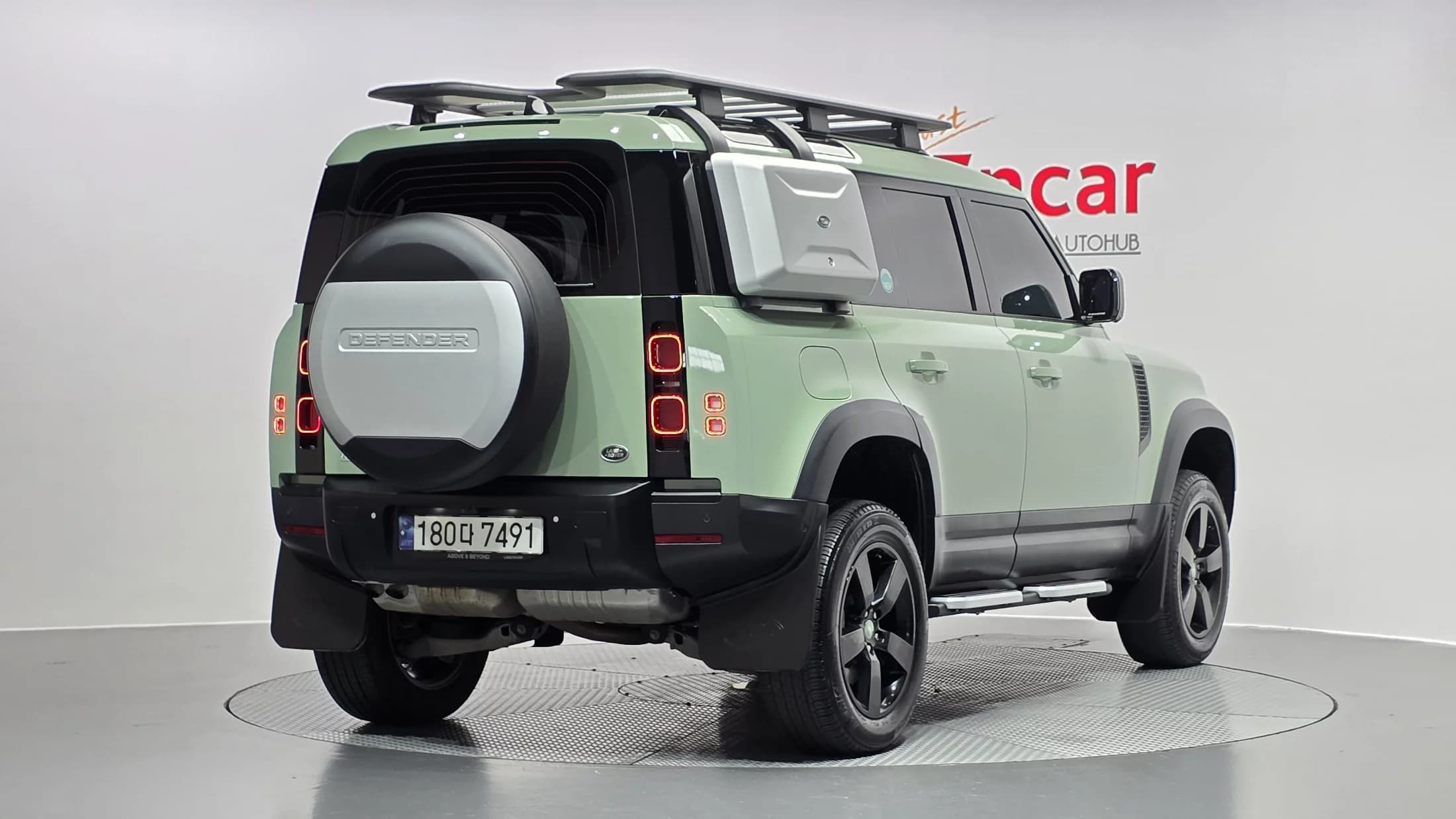 Land Rover DEFENDER 110 D300 75th Edition, 2023 г. 24792 км. — фото 2