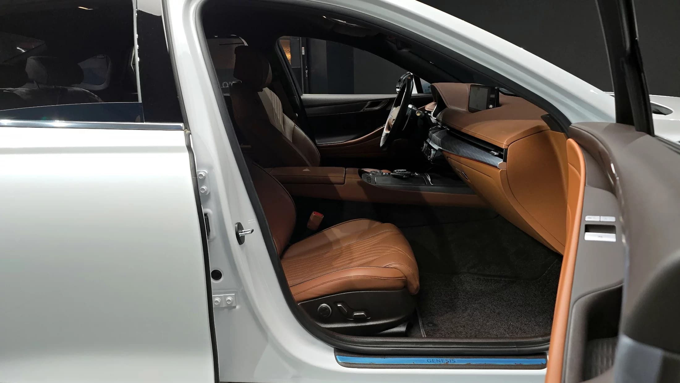 Genesis G80 Gasoline 2.5 Turbo AWD, 2023 г. 30188 км. — фото 11