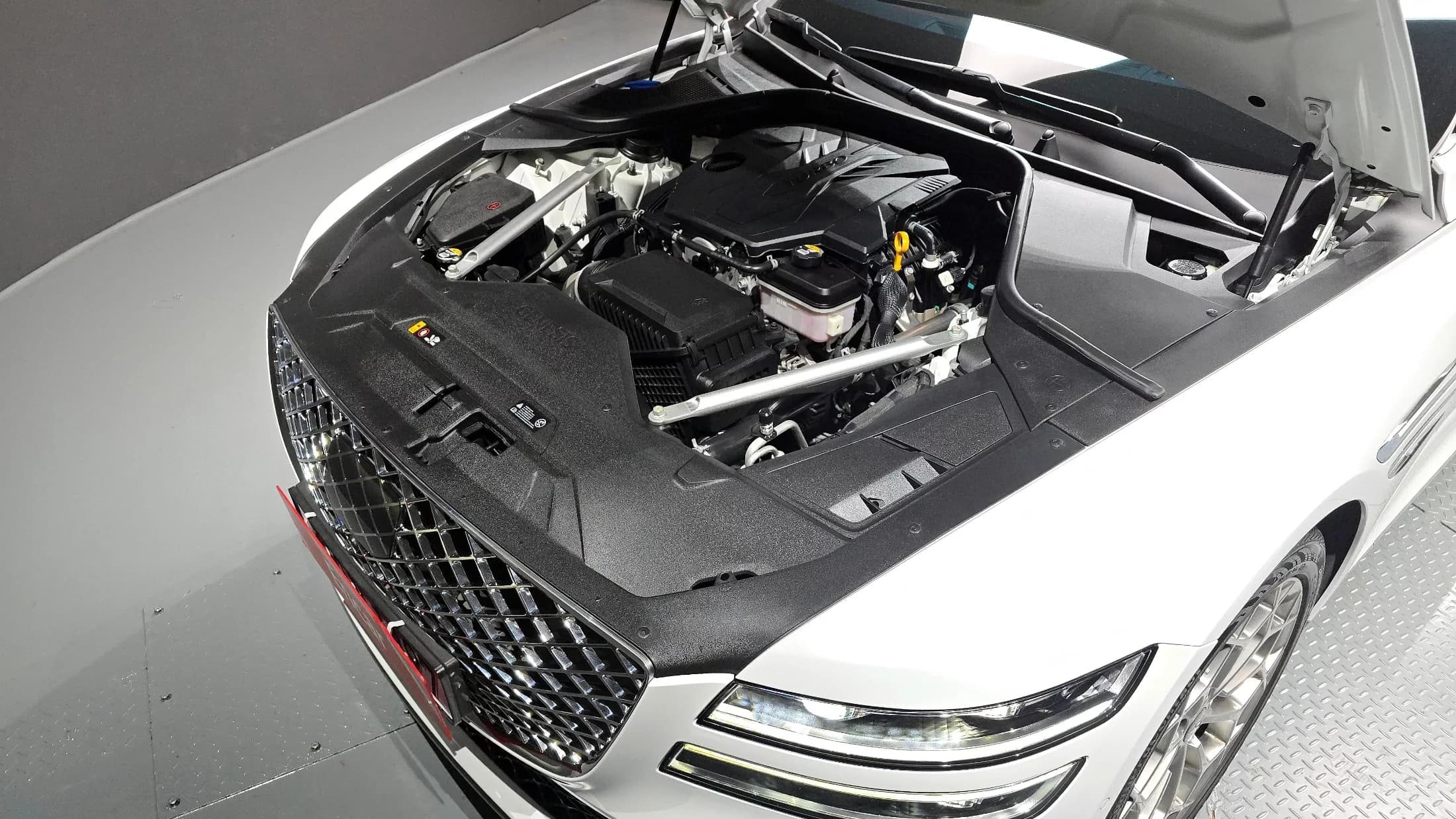 Genesis G80 Gasoline 2.5 Turbo AWD, 2023 г. 30188 км. — фото 6