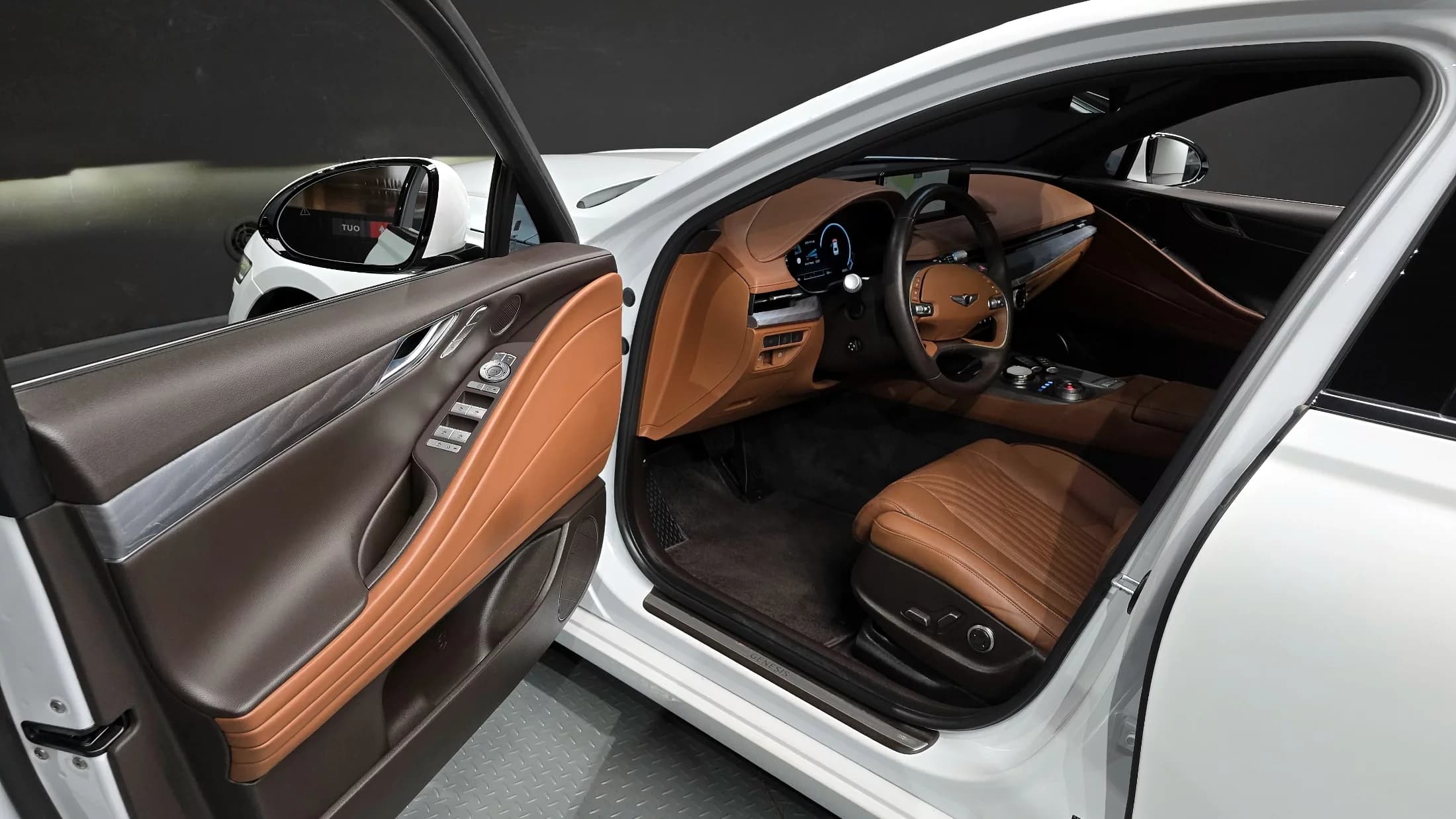 Genesis G80 Gasoline 2.5 Turbo AWD, 2023 г. 30188 км. — фото 10