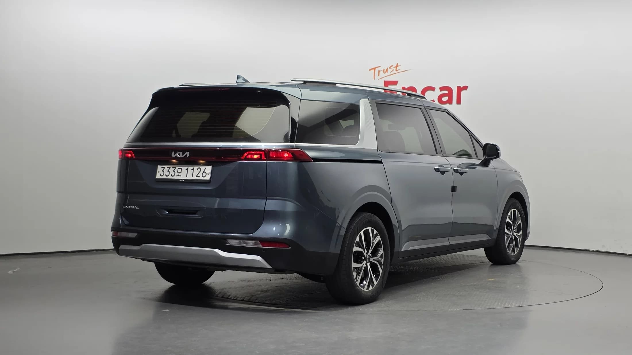 Kia Carnival 9-Seater Prestige, 2023 г. 62669 км. — фото 2