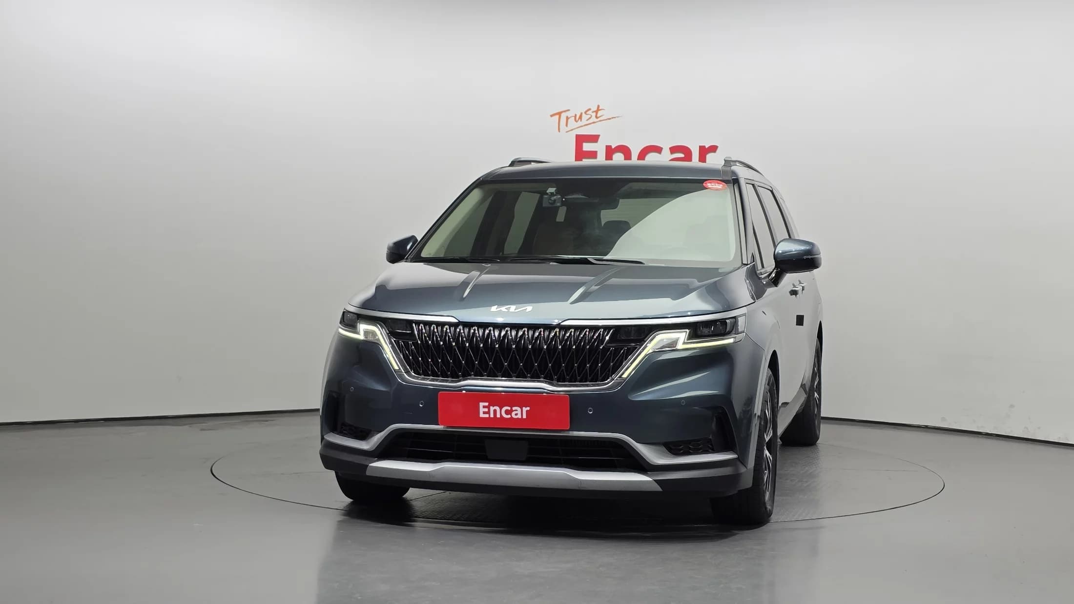 Kia Carnival 9-Seater Prestige, 2023 г. 62669 км. — фото 3