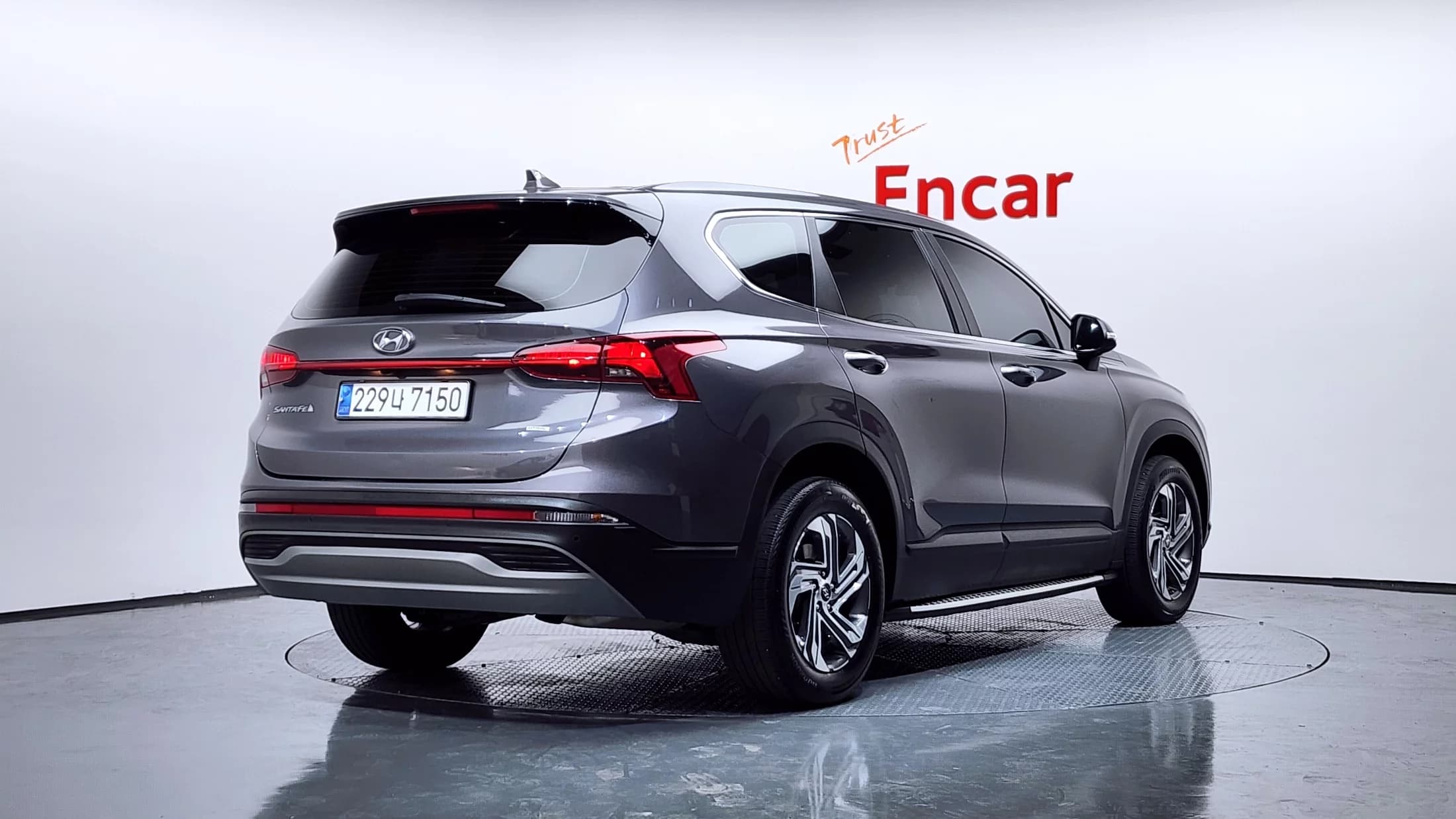Hyundai Santa Fe Diesel 2.2 4WD Exclusive, 2023 г. 44652 км. — фото 2