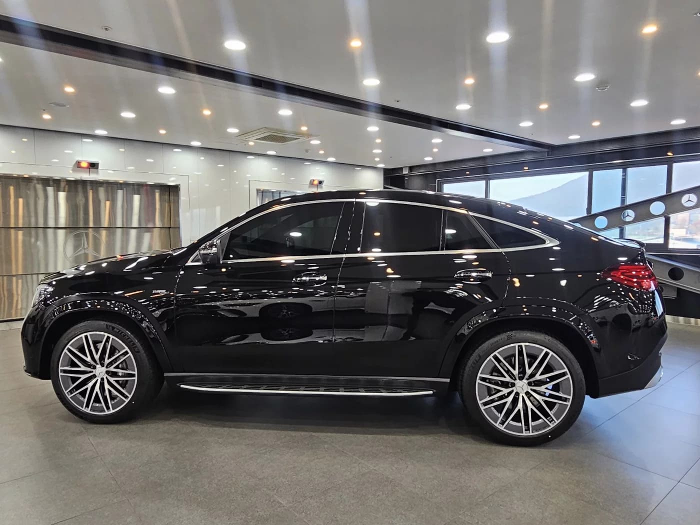 Mercedes-Benz GLE-Class AMG GLE53 4MATIC+ Coupe, 2025 г. 461 км. — фото 3