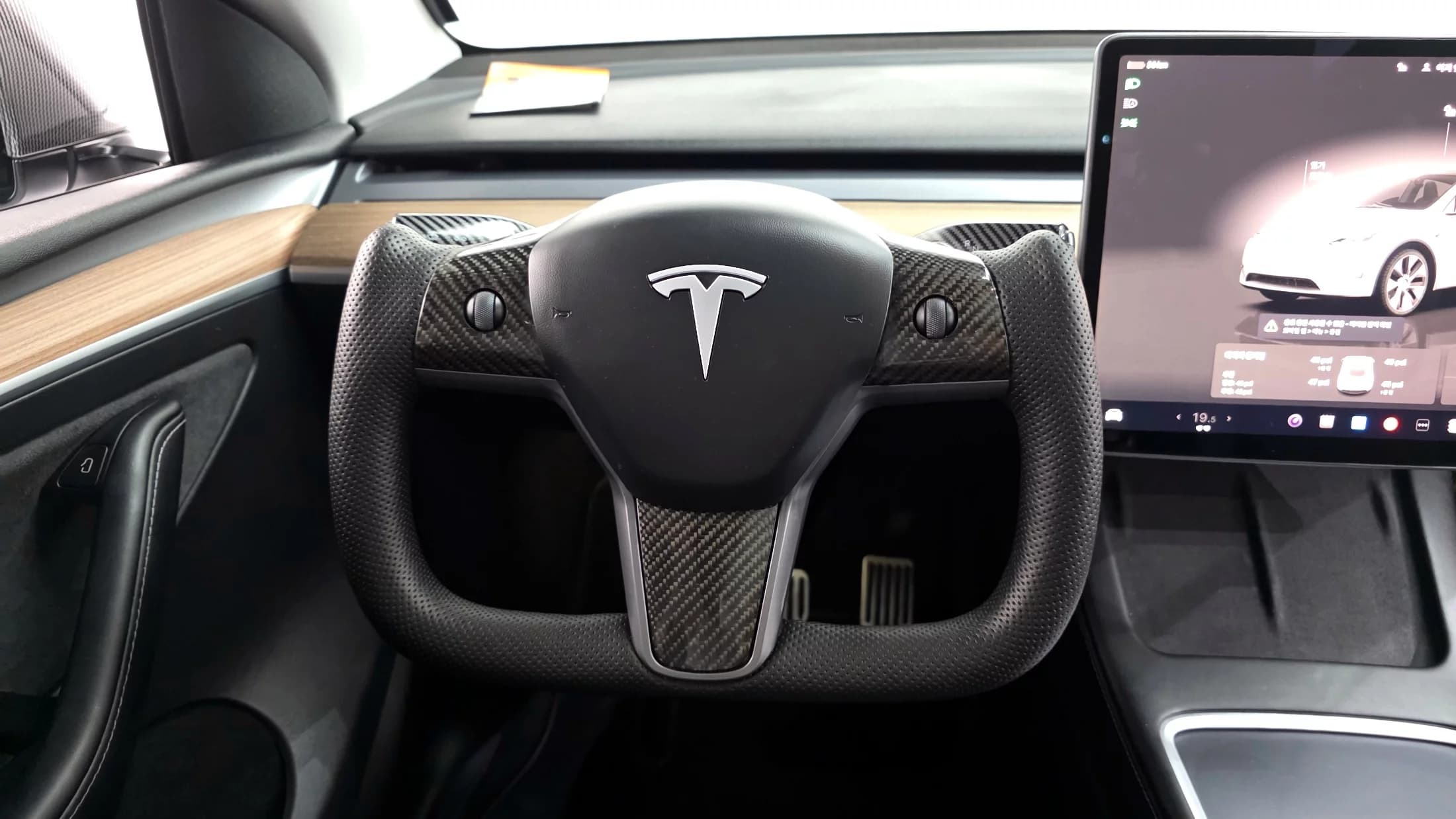 Tesla Model Y RWD, электромобиль, 2023 г. 43722 км. — фото 13