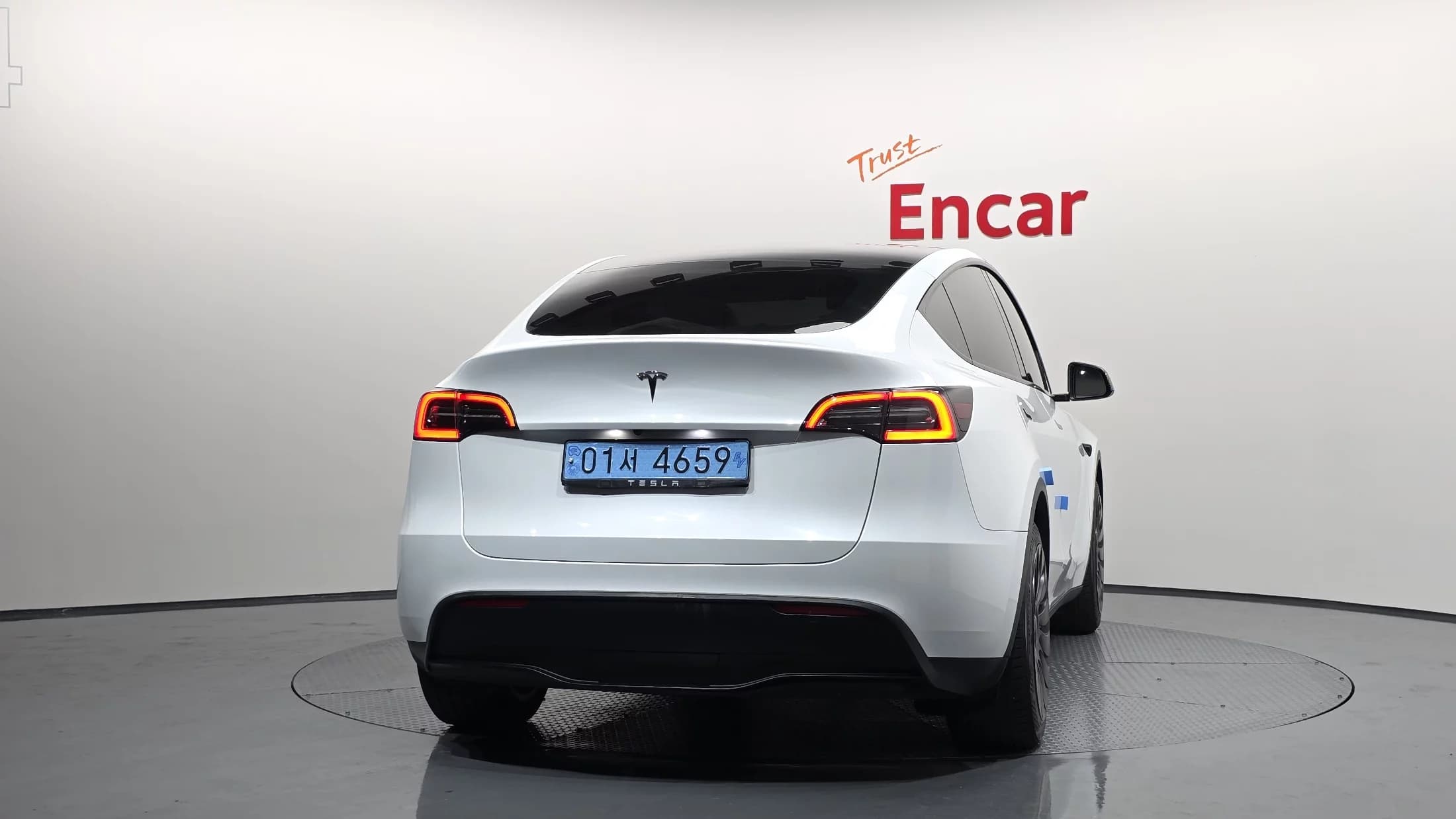 Tesla Model Y RWD, электромобиль, 2023 г. 43722 км. — фото 4