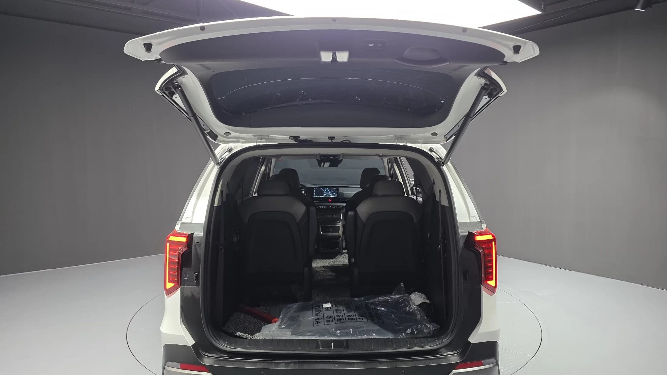 Kia Carnival Gasoline 9-Seater Noblesse, 2025 г. 9852 км. — фото 20