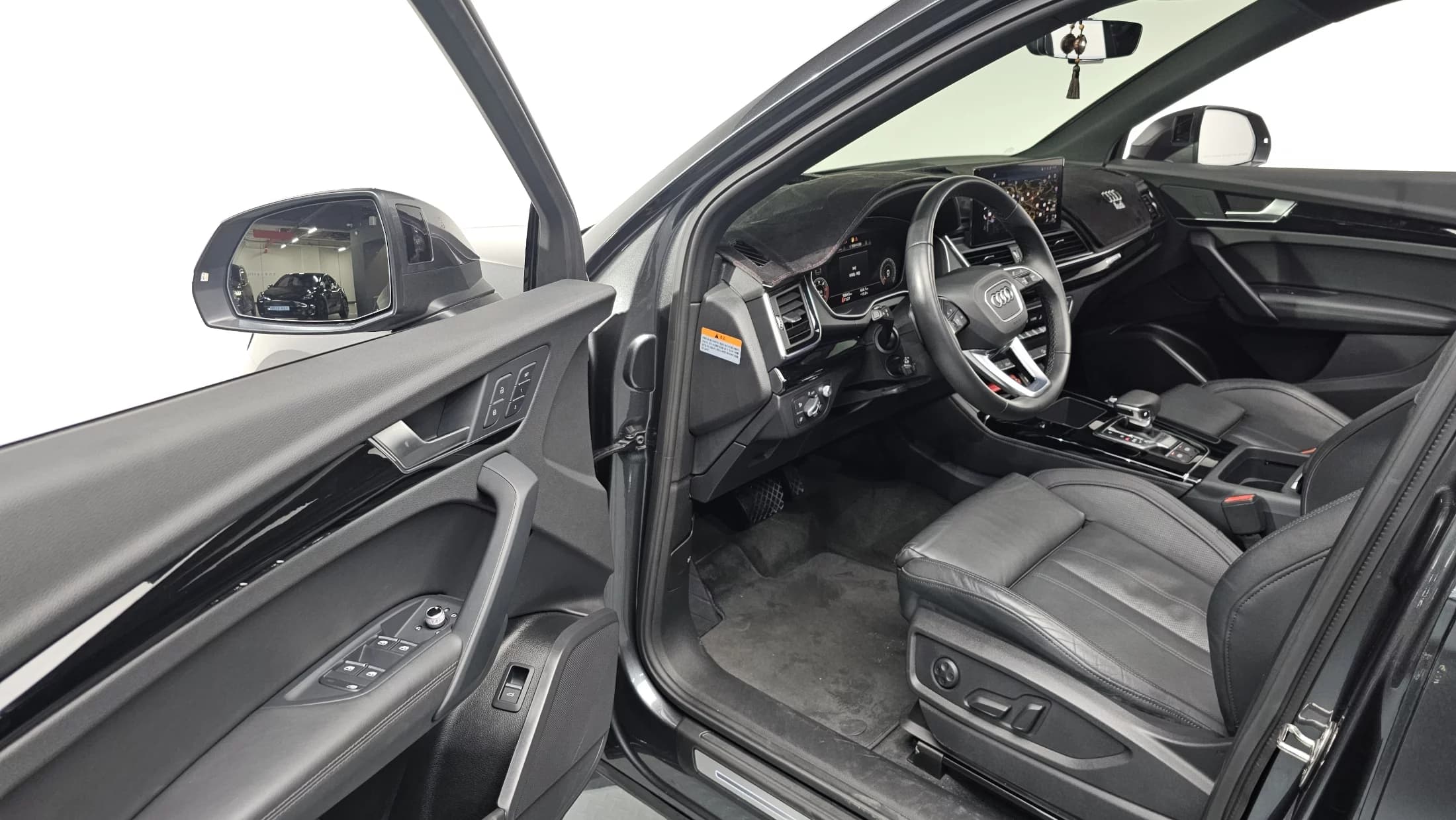 Audi Q5 40 TDI Quattro Premium, 2022 г. 50849 км. — фото 11