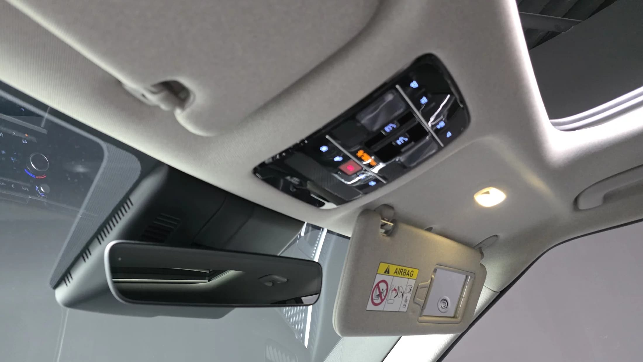 Hyundai Santa Fe HEV 1.6 4WD Prestige, гибрид, 2023 г. 33243 км. — фото 17