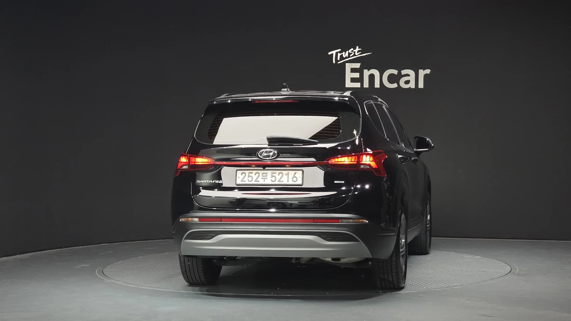 Hyundai Santa Fe Diesel 2.2 4WD Exclusive, 2023 г. 41569 км. — фото 4