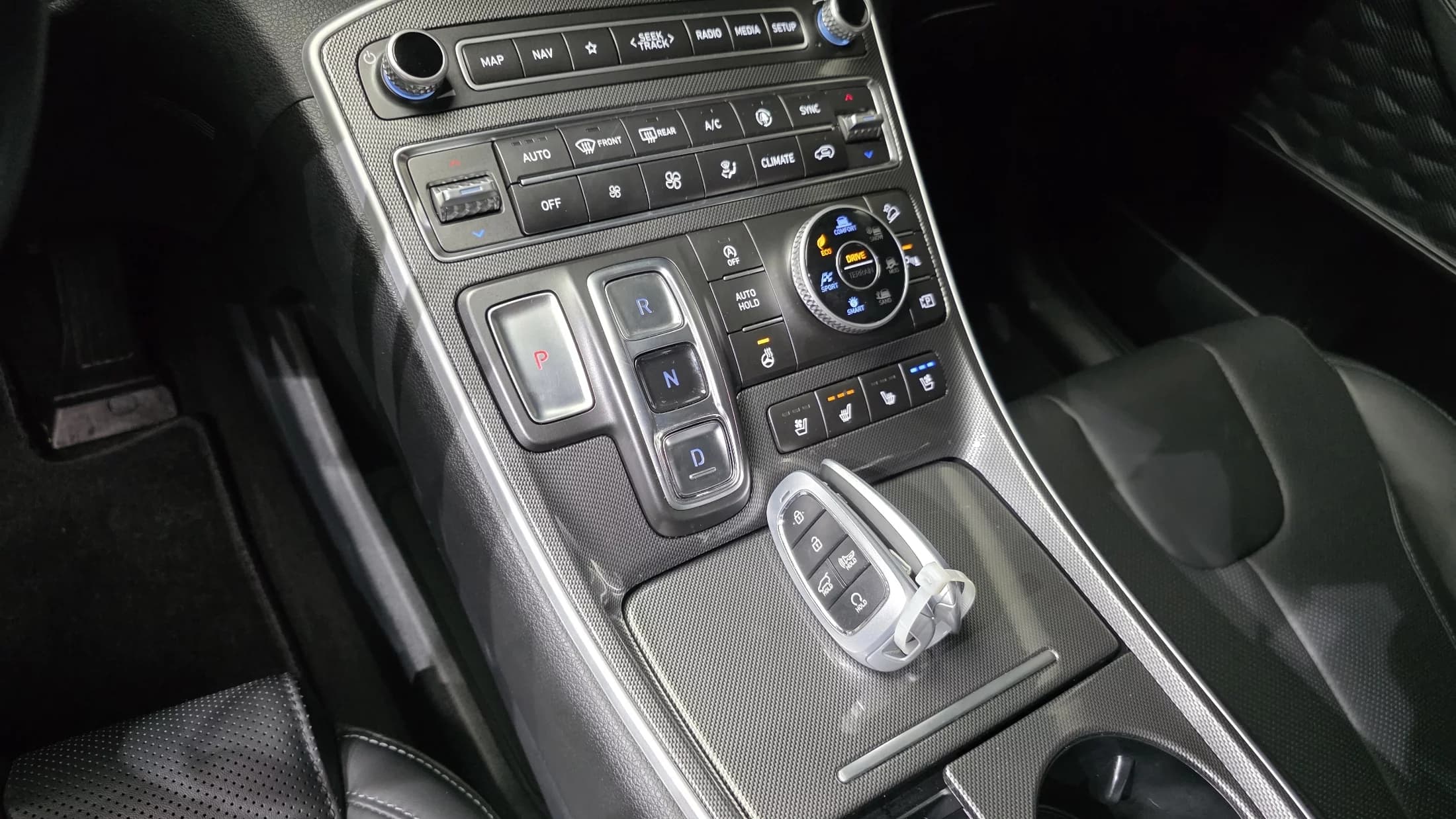 Hyundai Santa Fe Diesel 2.2 4WD Exclusive, 2023 г. 41569 км. — фото 9