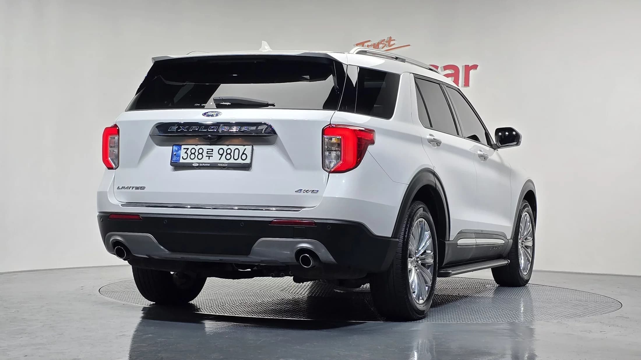 Ford EXPLORER 2.3 LimIted 4WD, 2022 г. 78083 км. — фото 2