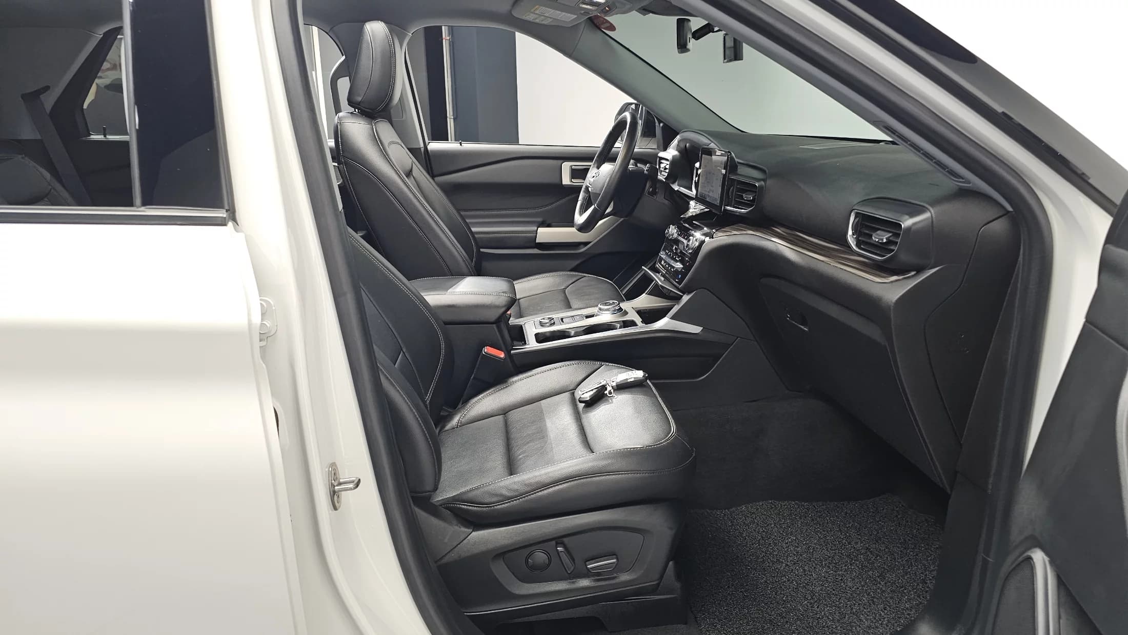 Ford EXPLORER 2.3 LimIted 4WD, 2022 г. 78083 км. — фото 11