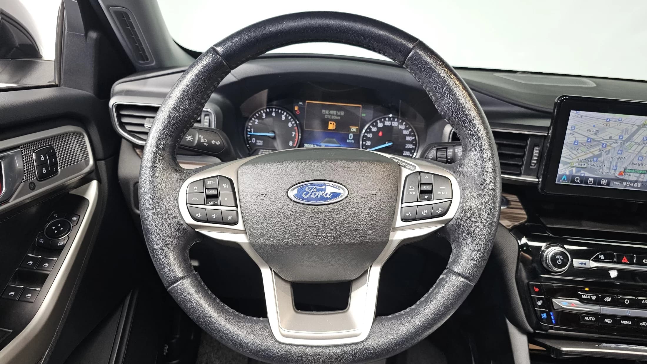 Ford EXPLORER 2.3 LimIted 4WD, 2022 г. 78083 км. — фото 13