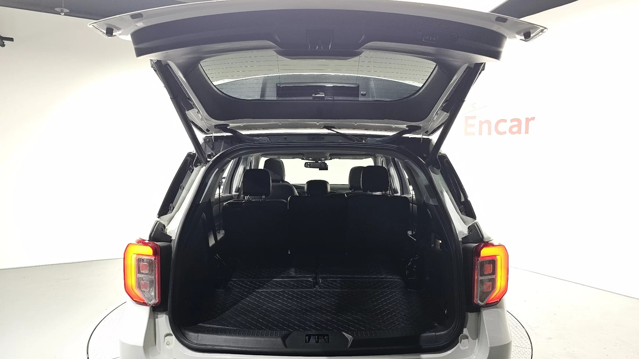 Ford EXPLORER 2.3 LimIted 4WD, 2022 г. 78083 км. — фото 20