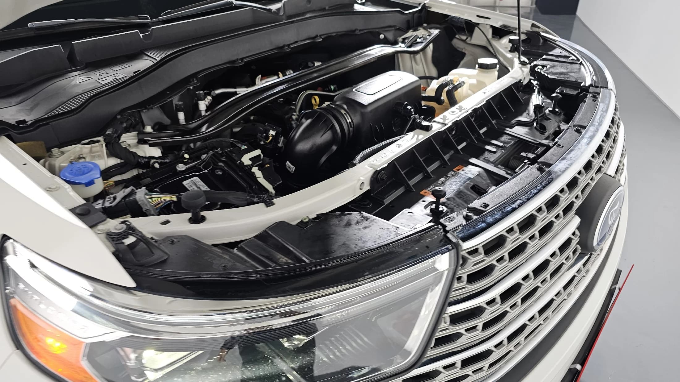 Ford EXPLORER 2.3 LimIted 4WD, 2022 г. 78083 км. — фото 6