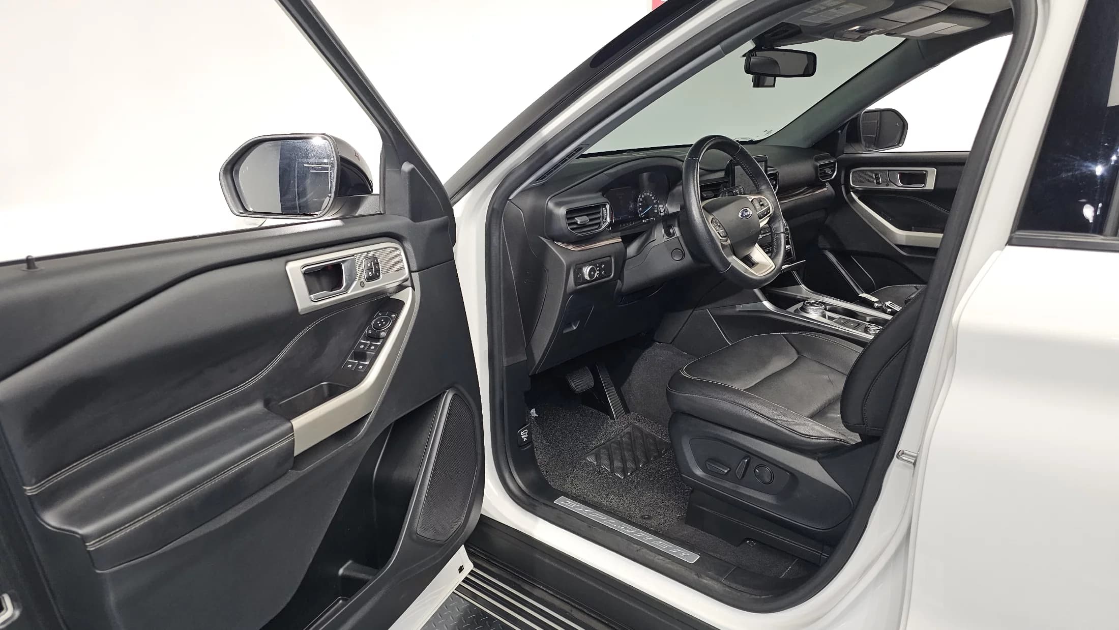 Ford EXPLORER 2.3 LimIted 4WD, 2022 г. 78083 км. — фото 10