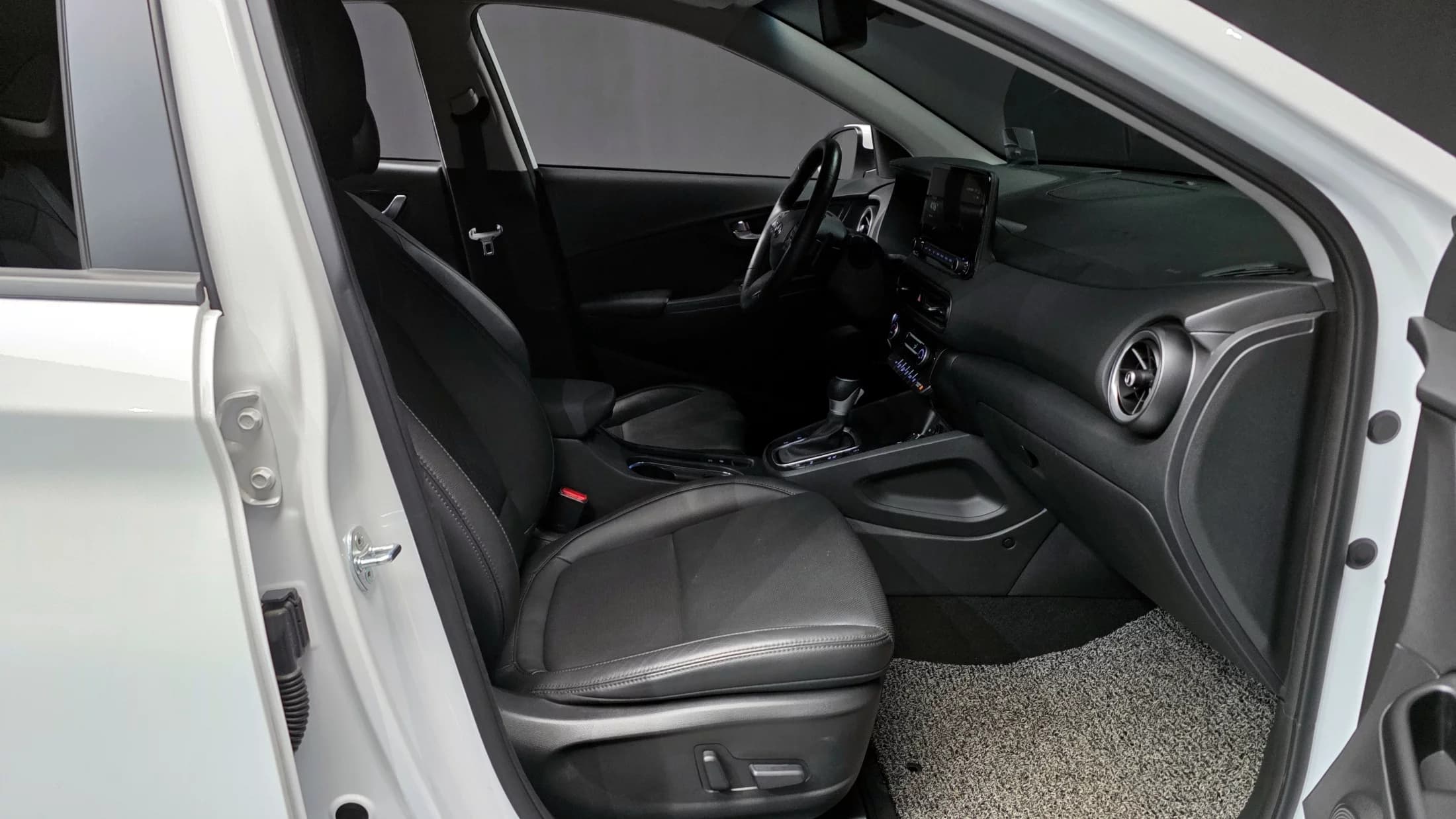 Hyundai Kona Gasoline 1.6 Turbo 4WD Inspiration, 2022 г. 28654 км. — фото 11