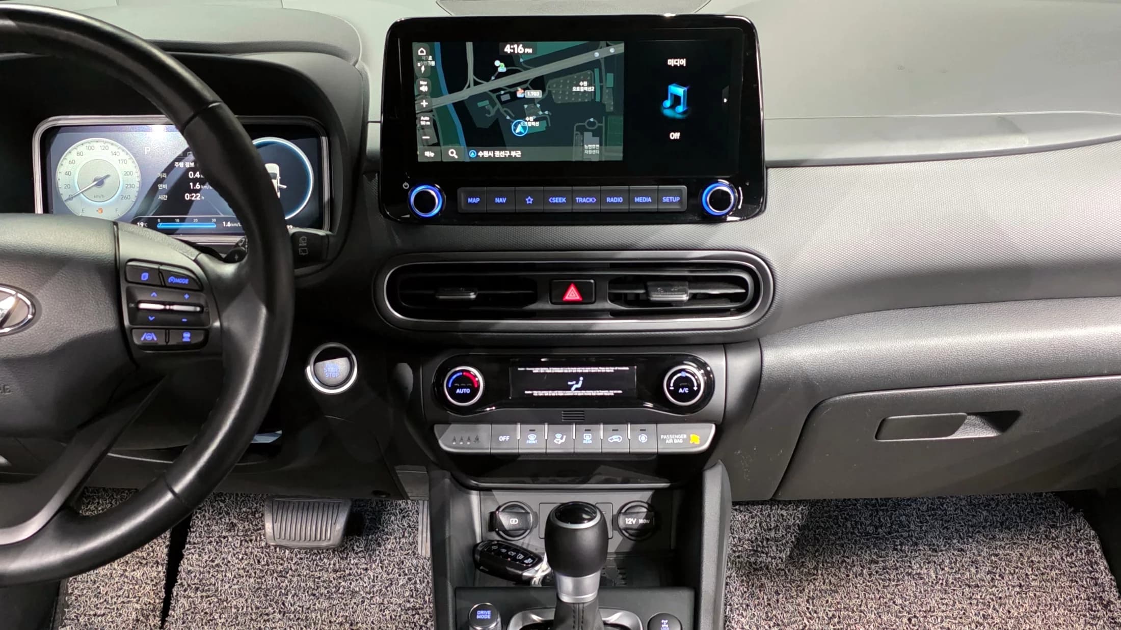 Hyundai Kona Gasoline 1.6 Turbo 4WD Inspiration, 2022 г. 28654 км. — фото 14