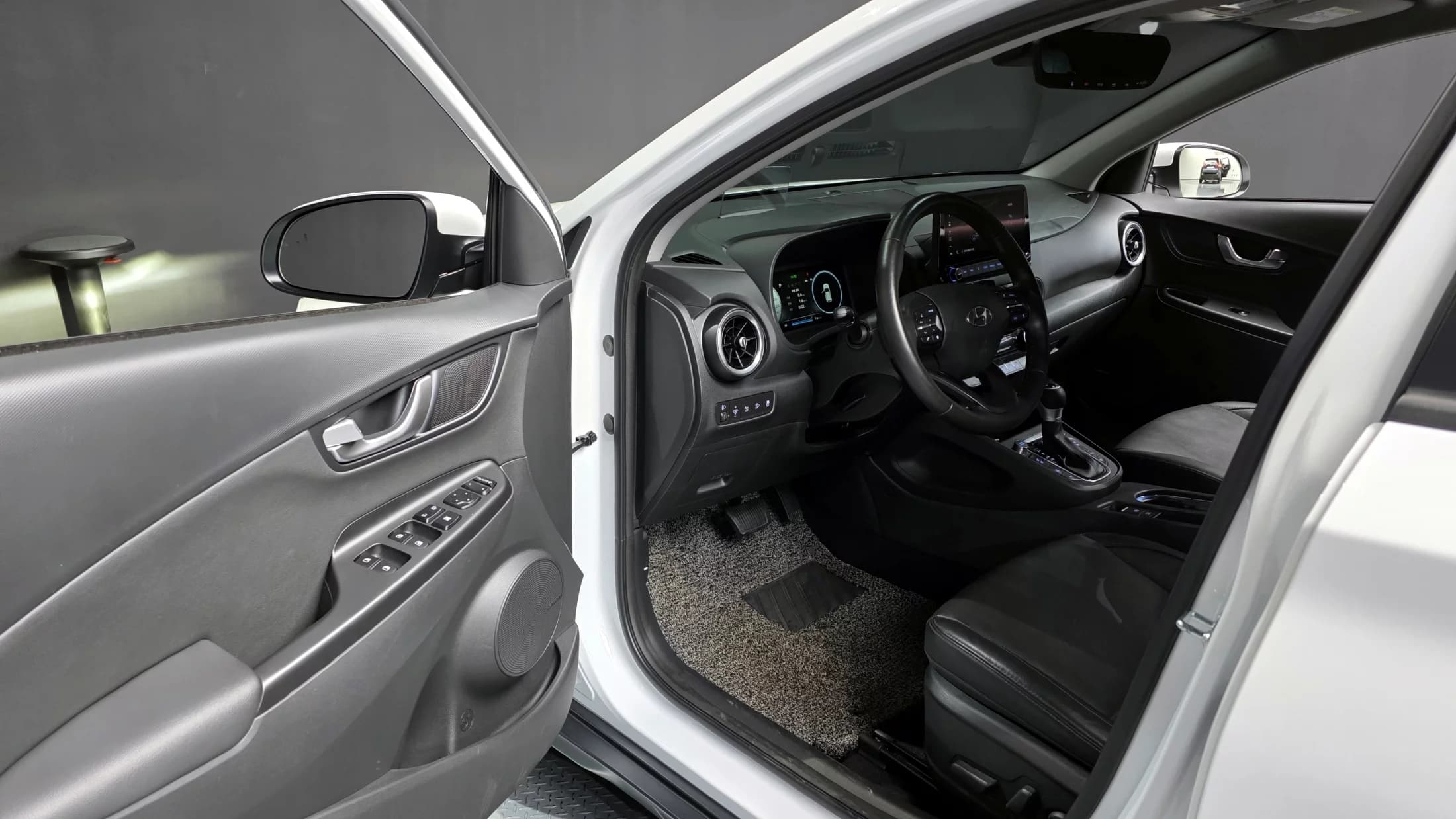 Hyundai Kona Gasoline 1.6 Turbo 4WD Inspiration, 2022 г. 28654 км. — фото 10