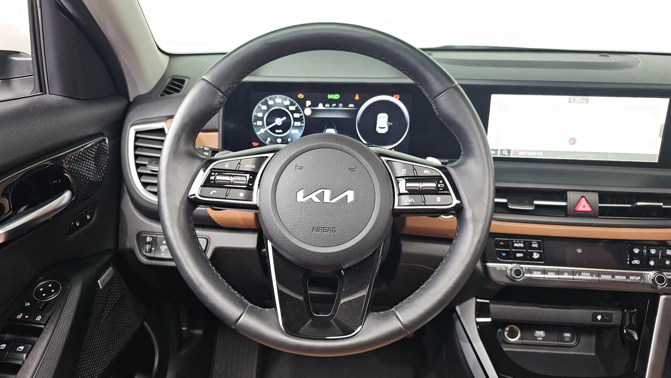 Kia Seltos Gasoline 1.6 Turbo 4WD Signature, 2023 г. 25092 км. — фото 13