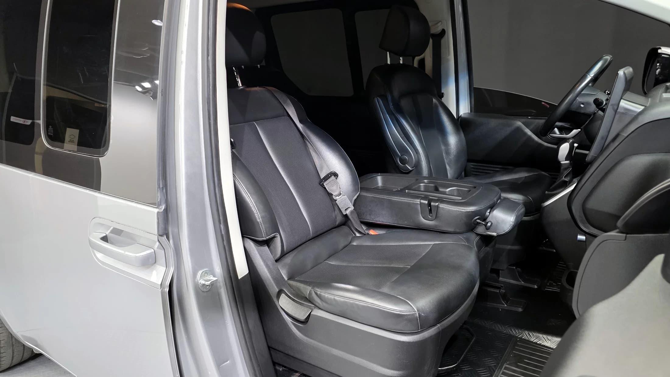 Hyundai Staria 4WD Tourer 9-Seater Modern, 2021 г. 68399 км. — фото 12