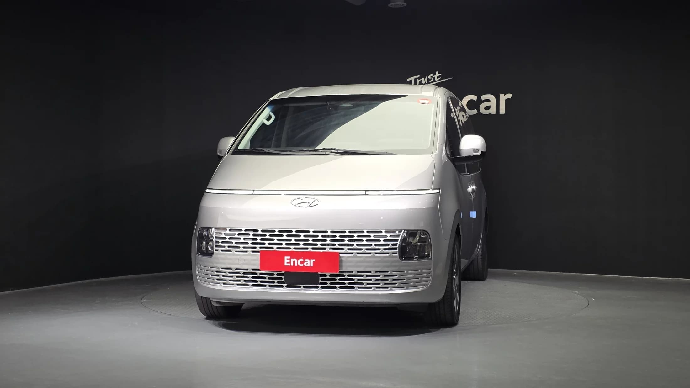Hyundai Staria 4WD Tourer 9-Seater Modern, 2021 г. 68399 км. — фото 3