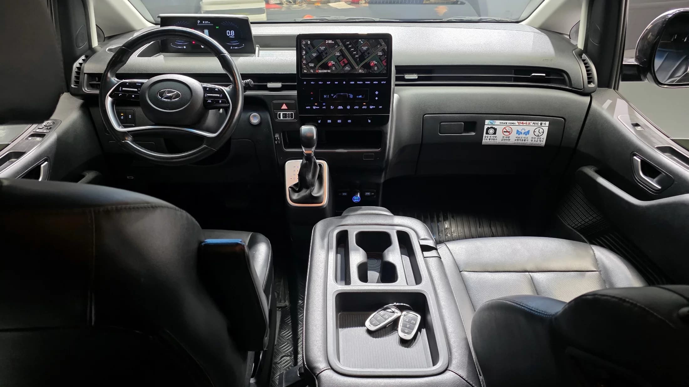 Hyundai Staria 4WD Tourer 9-Seater Modern, 2021 г. 68399 км. — фото 7