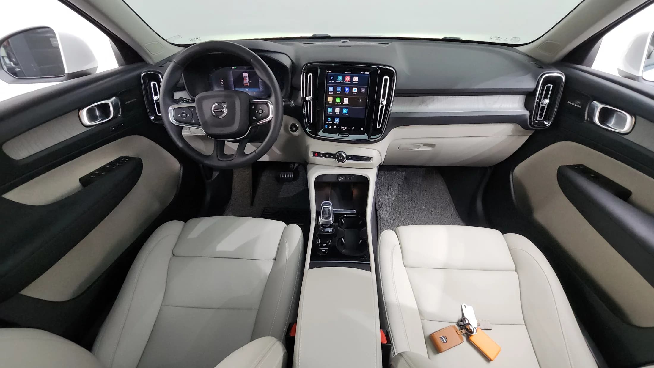 Volvo XC40 B4 Ultimate Bright, 2023 г. 13380 км. — фото 7