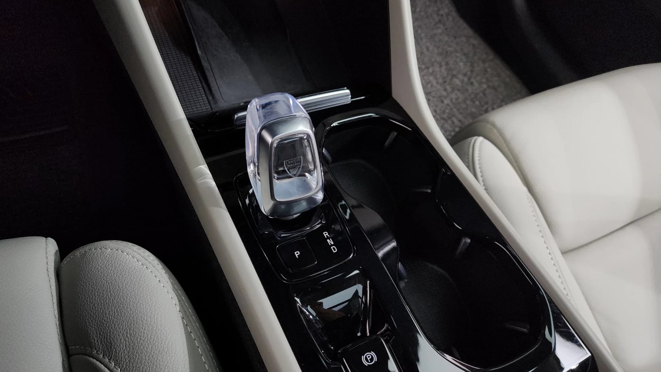 Volvo XC40 B4 Ultimate Bright, 2023 г. 13380 км. — фото 9