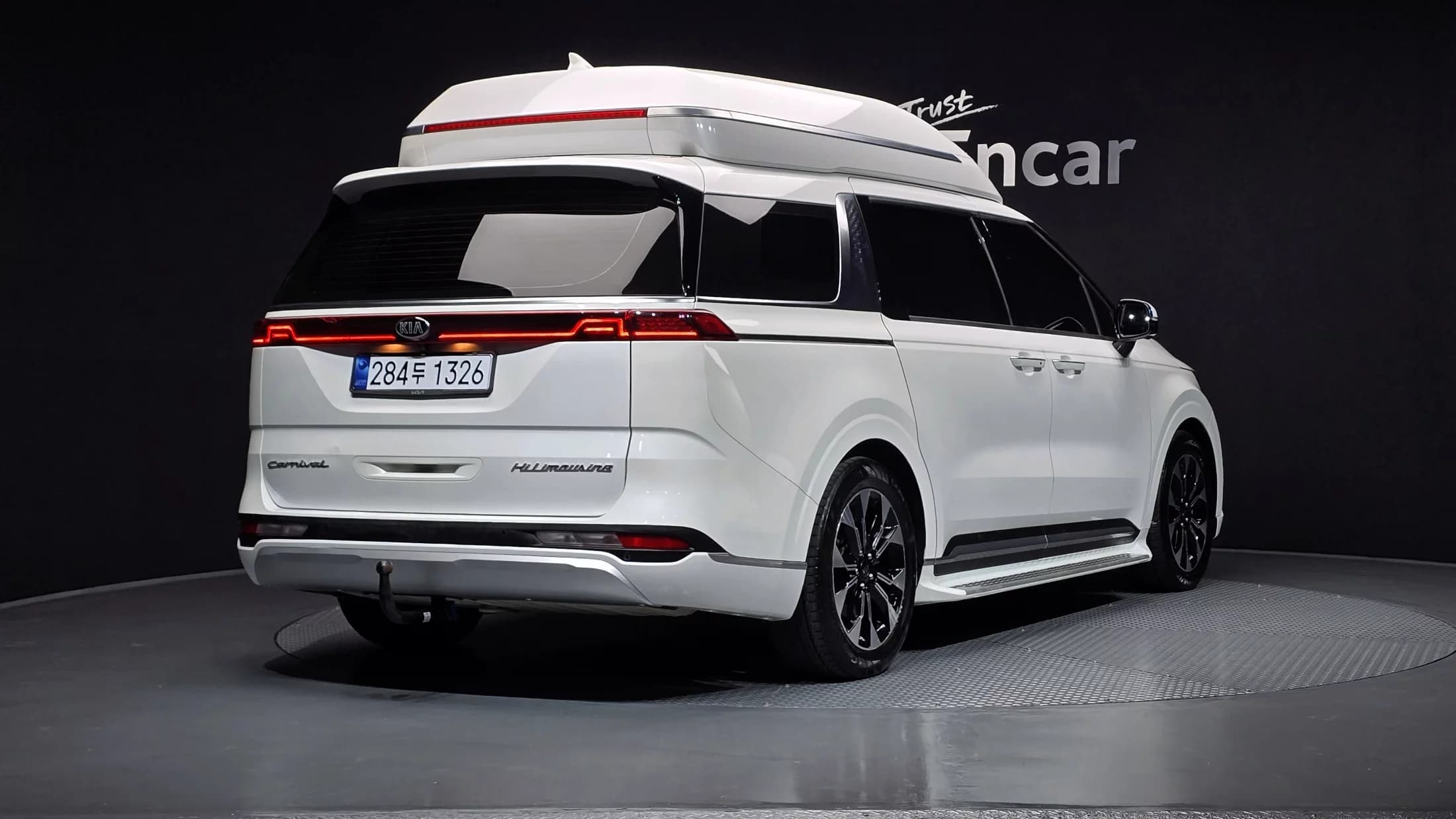Kia Carnival Gasoline 7-Seater Hi-Limousine Signature, 2021 г. 65705 км. — фото 2