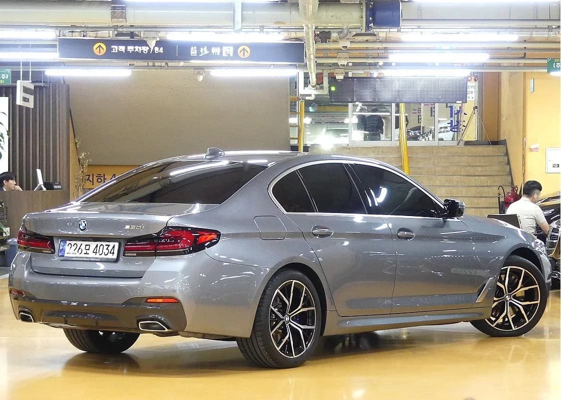 BMW 5-Series 530i M Sport Package, 2022 г. 47005 км. — фото 2
