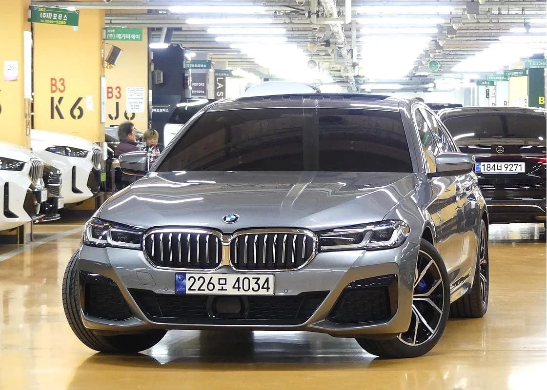BMW 5-Series 530i M Sport Package, 2022 г. 47005 км. — фото 3