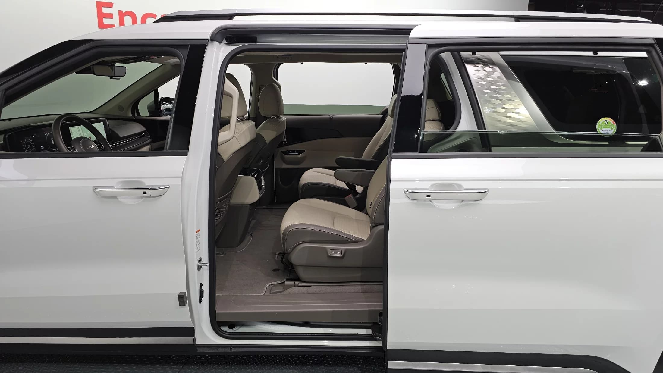 Kia Carnival 9-Seater Noblesse, 2023 г. 41206 км. — фото 11