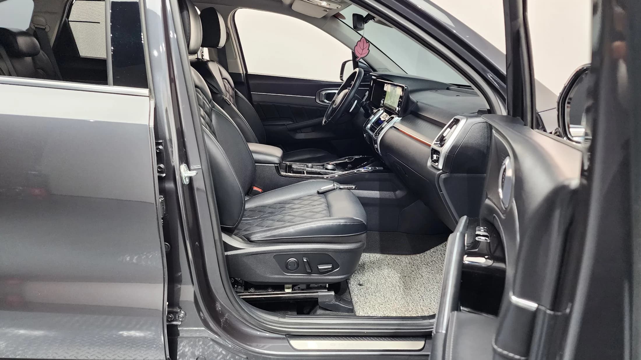 Kia Sorento Diesel 2.2 4WD Signature, 2023 г. 48606 км. — фото 11
