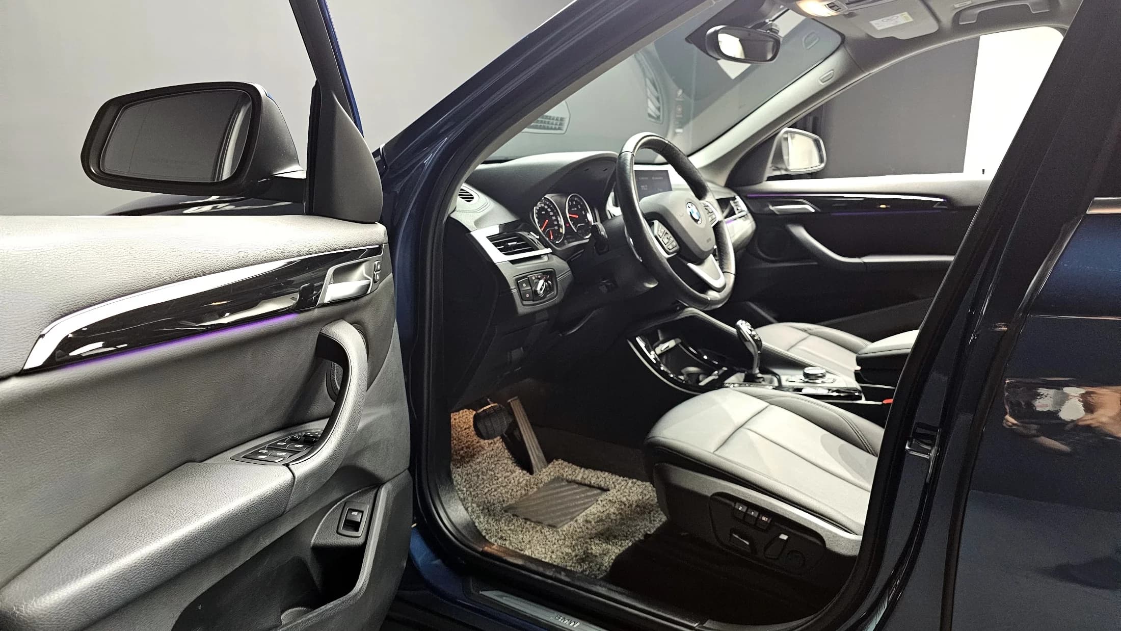 BMW X1 xDrive 20i xLine, 2022 г. 50387 км. — фото 12
