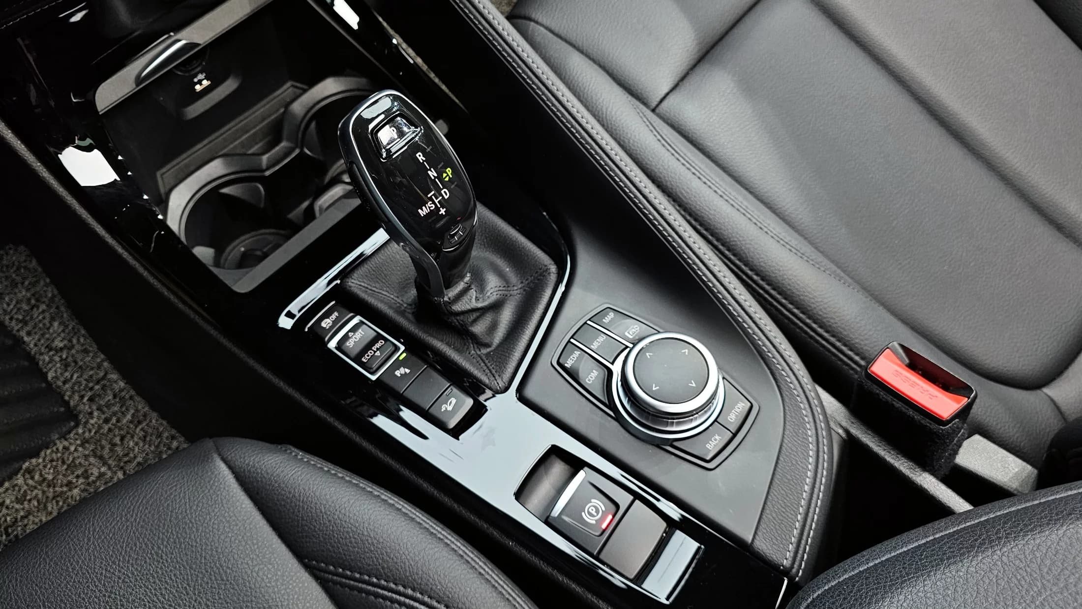 BMW X1 xDrive 20i xLine, 2022 г. 50387 км. — фото 9