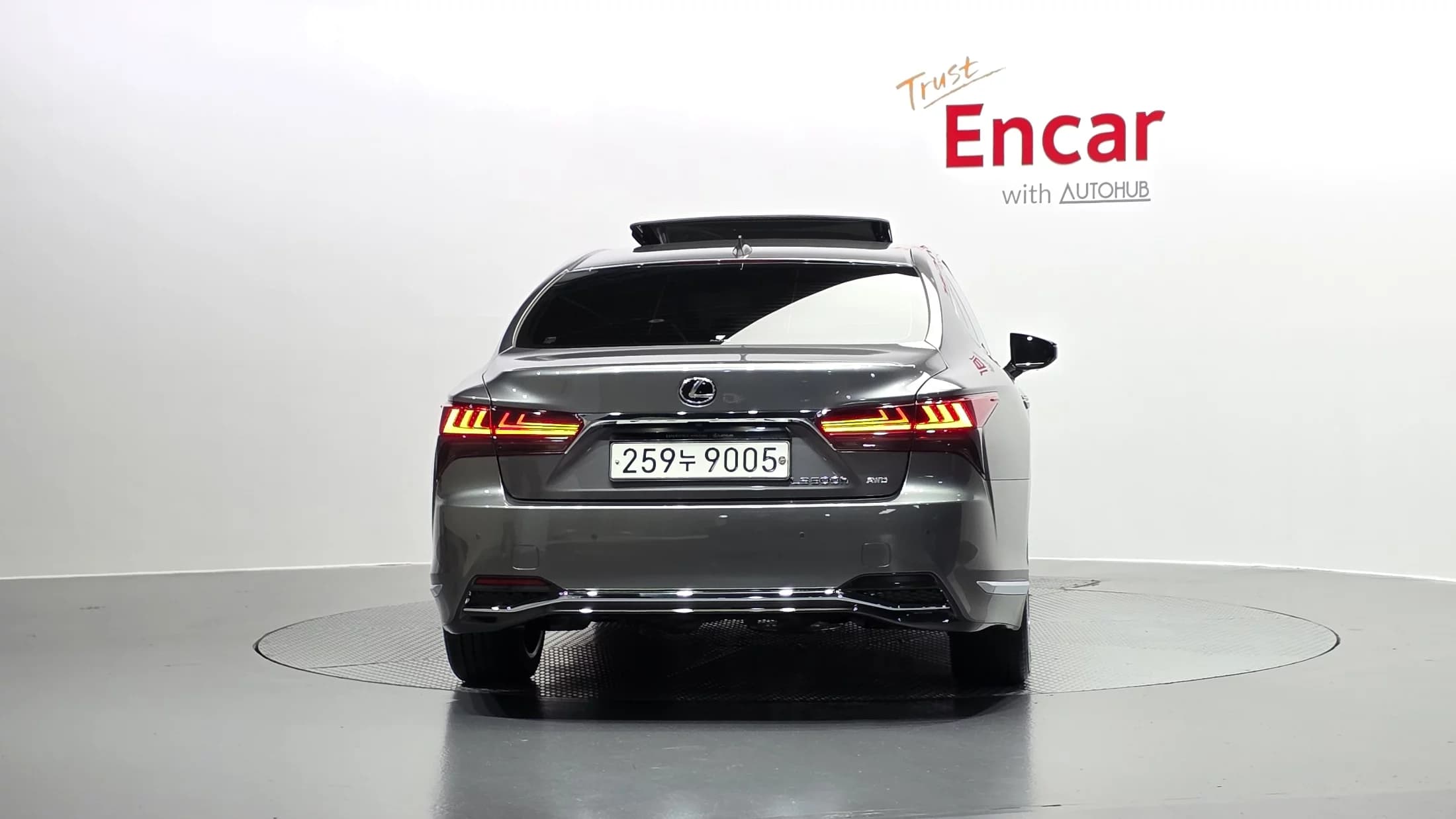 Lexus LS 3.5 Luxury AWD, гибрид, 2023 г. 68385 км. — фото 4