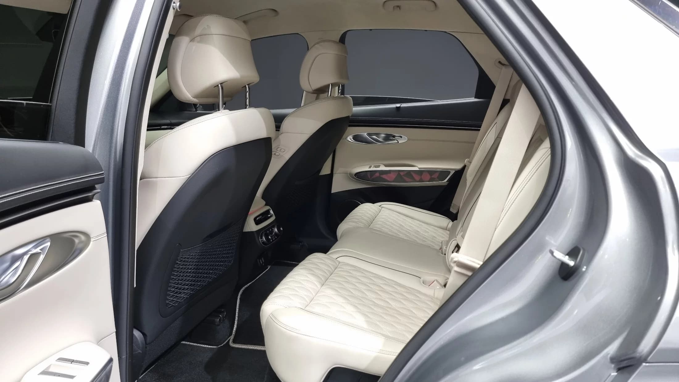 Genesis GV70 2.5T Gasoline AWD, 2023 г. 14505 км. — фото 12