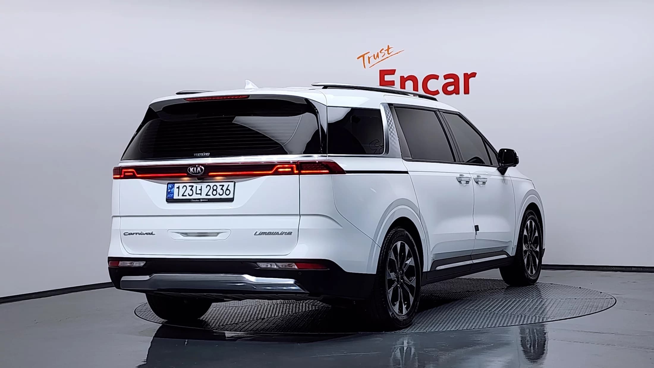 Kia Carnival 7-Seater Signature, 2021 г. 97519 км. — фото 2