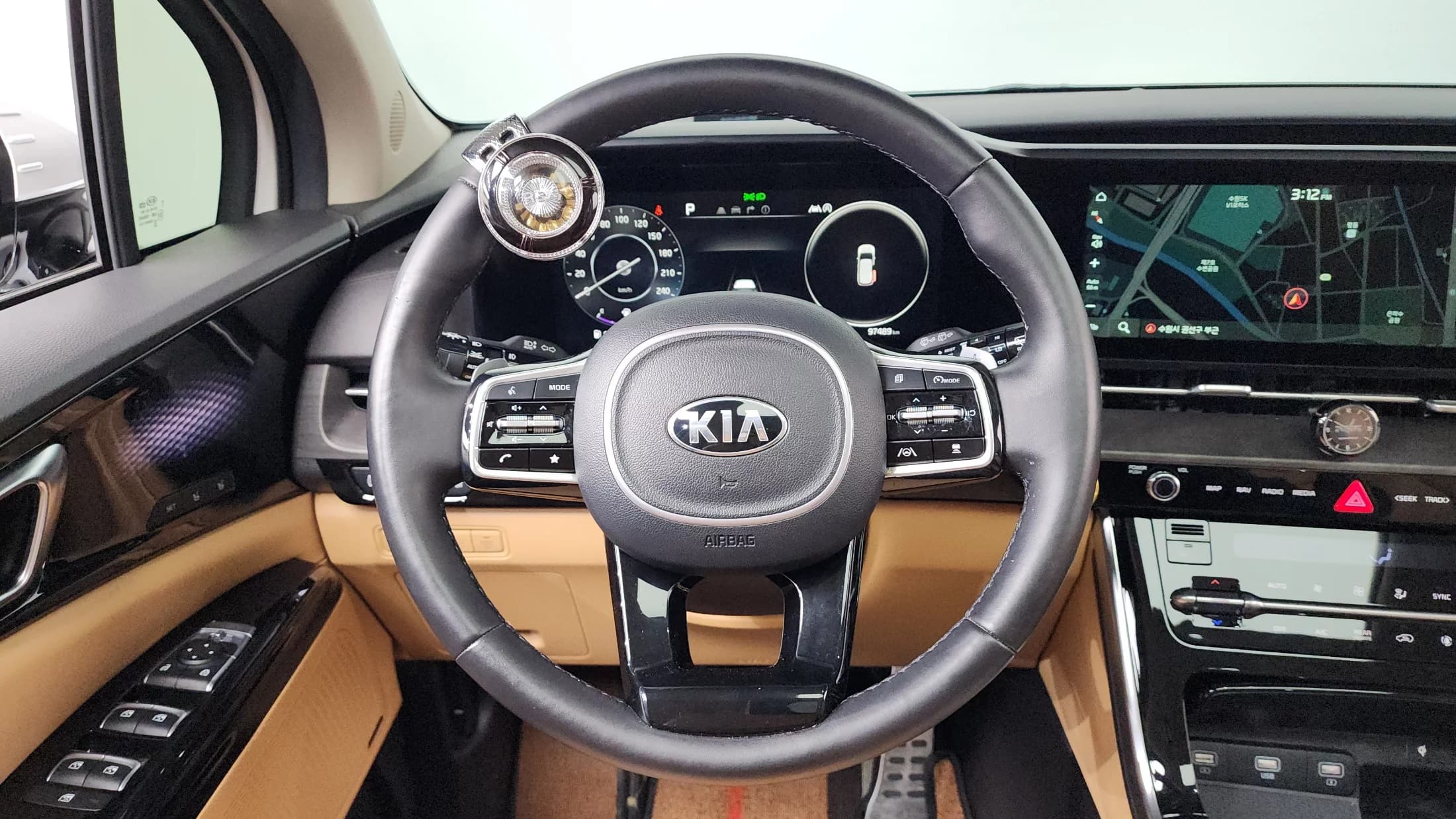 Kia Carnival 7-Seater Signature, 2021 г. 97519 км. — фото 13