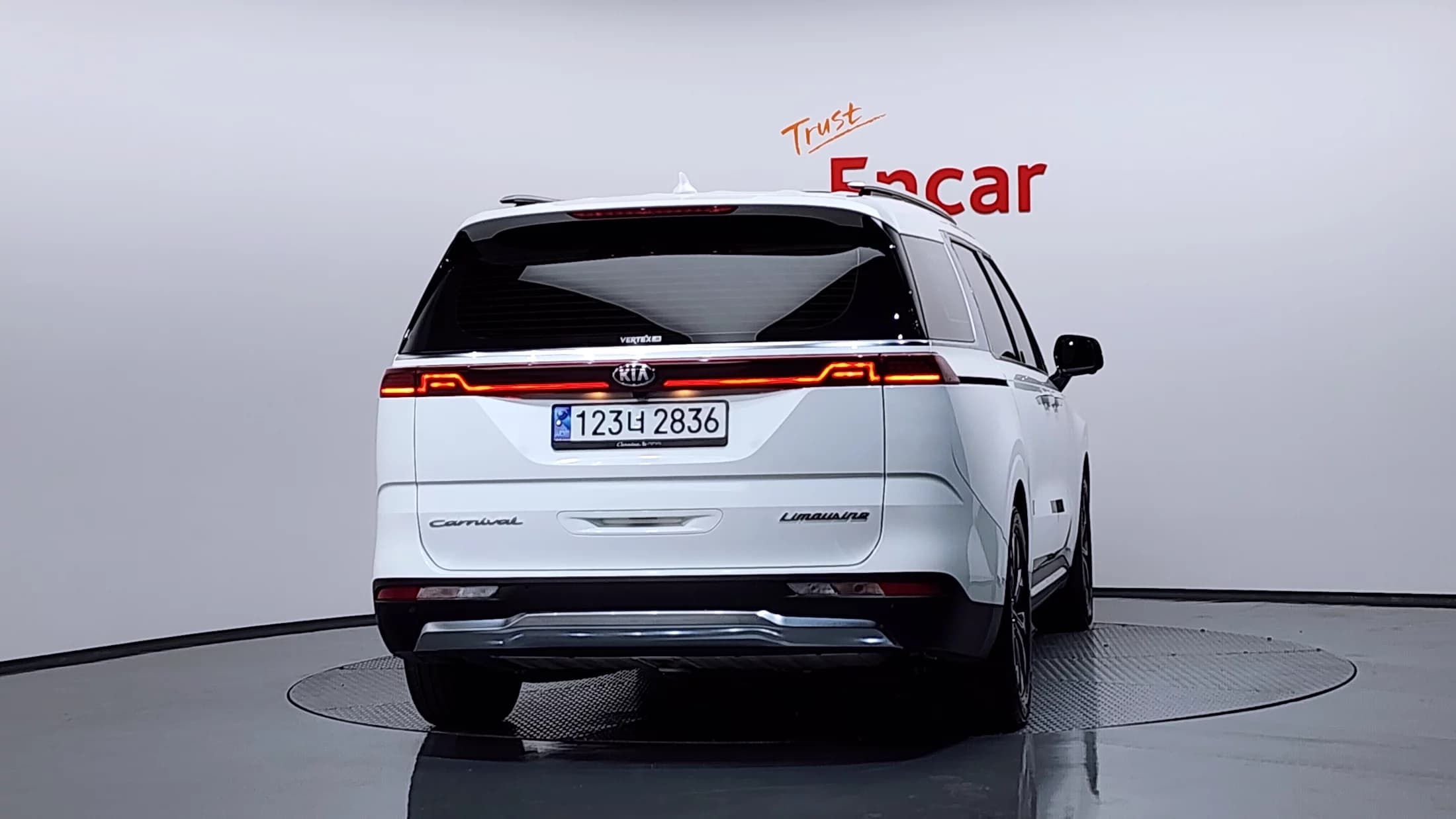 Kia Carnival 7-Seater Signature, 2021 г. 97519 км. — фото 4