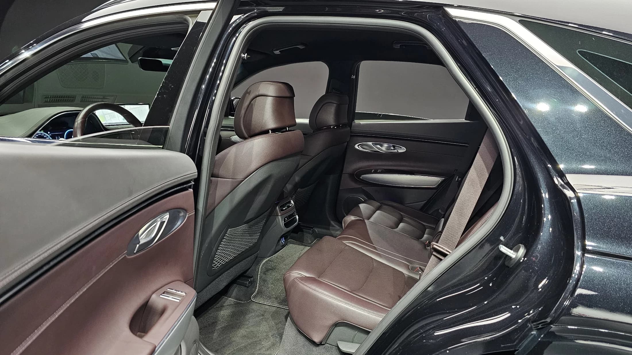 Genesis GV70 2.5T Gasoline AWD, 2021 г. 85355 км. — фото 12